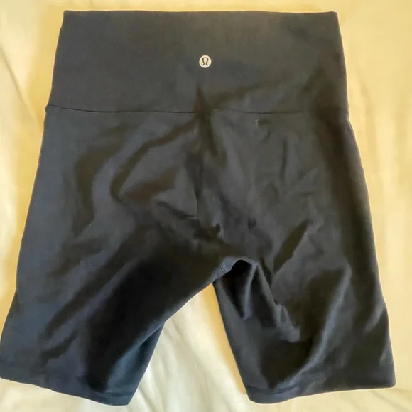 lululemon athletica navy Bike Shorts - Picture 3 of 3